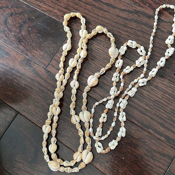 Long shell necklaces - Picture 4 of 4